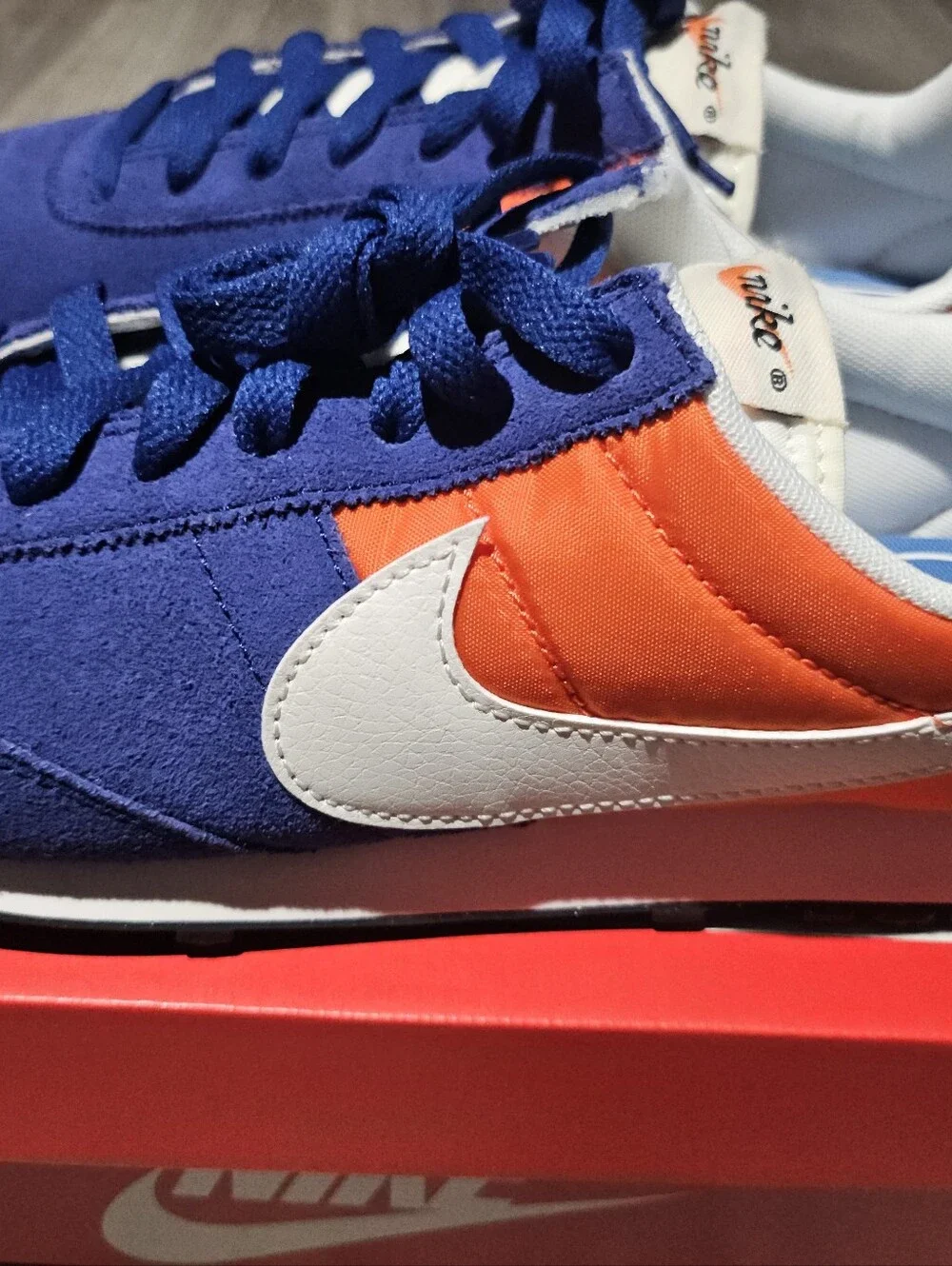 Nike  Classic Runner Sneakers in Blue & Orange